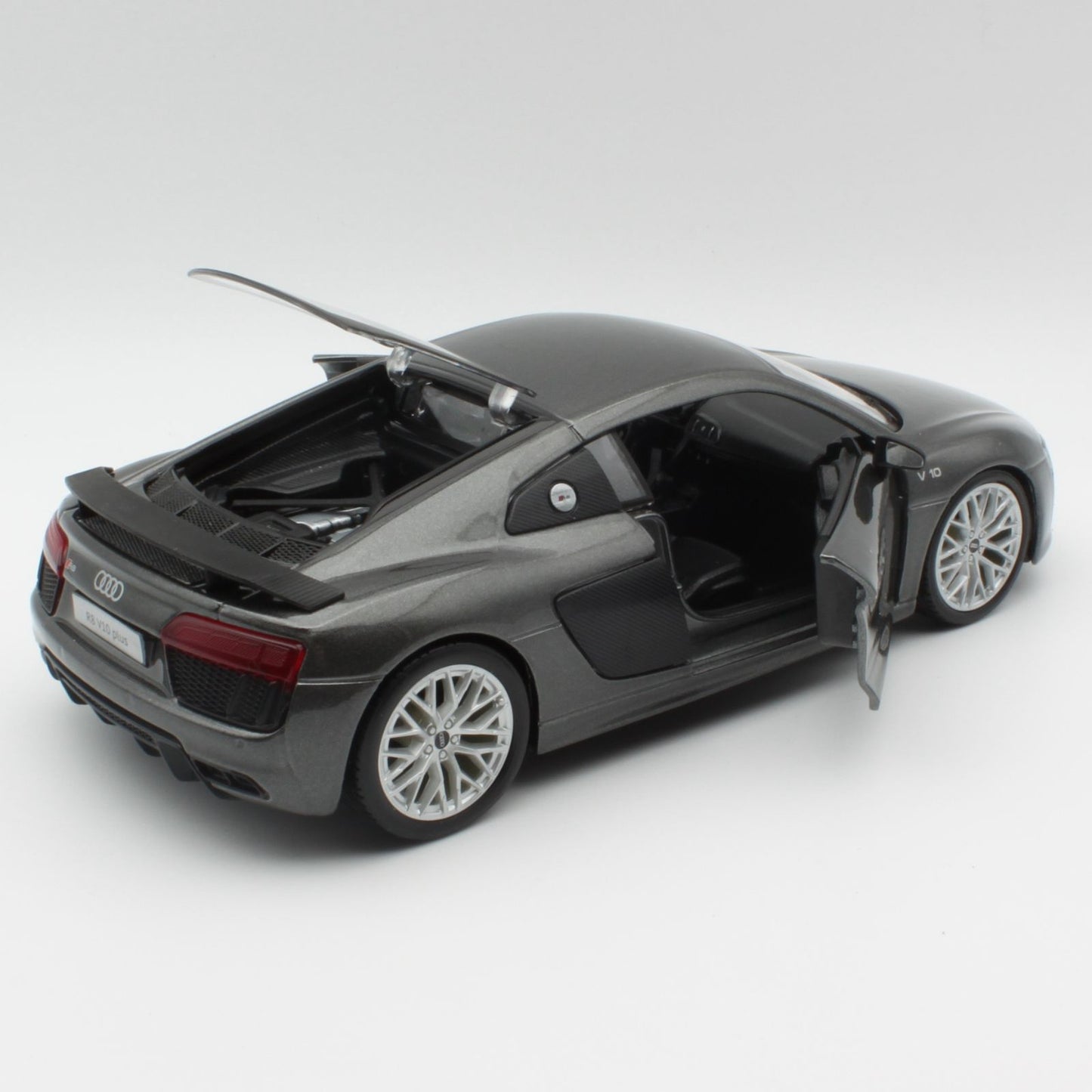 Audi R8 V10 in Metallic Grey