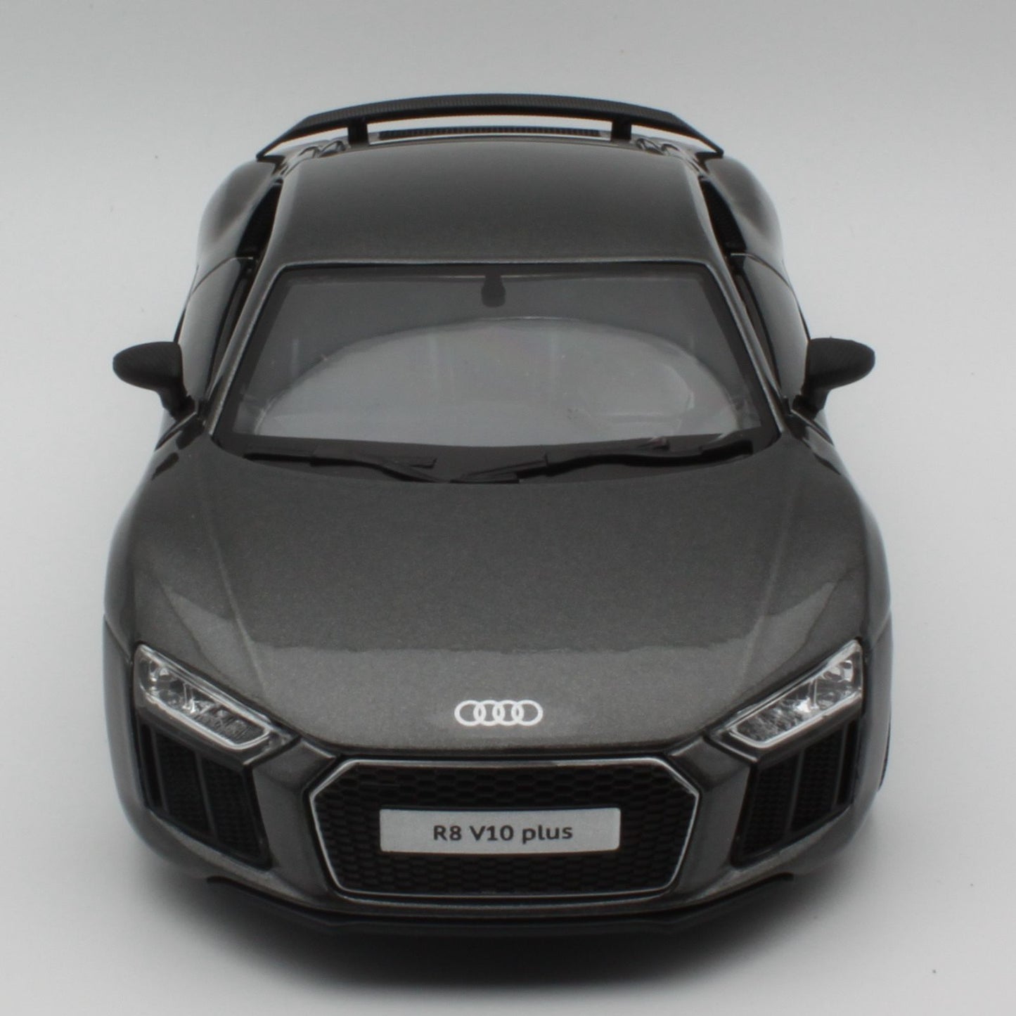 Audi R8 V10 in Metallic Grey