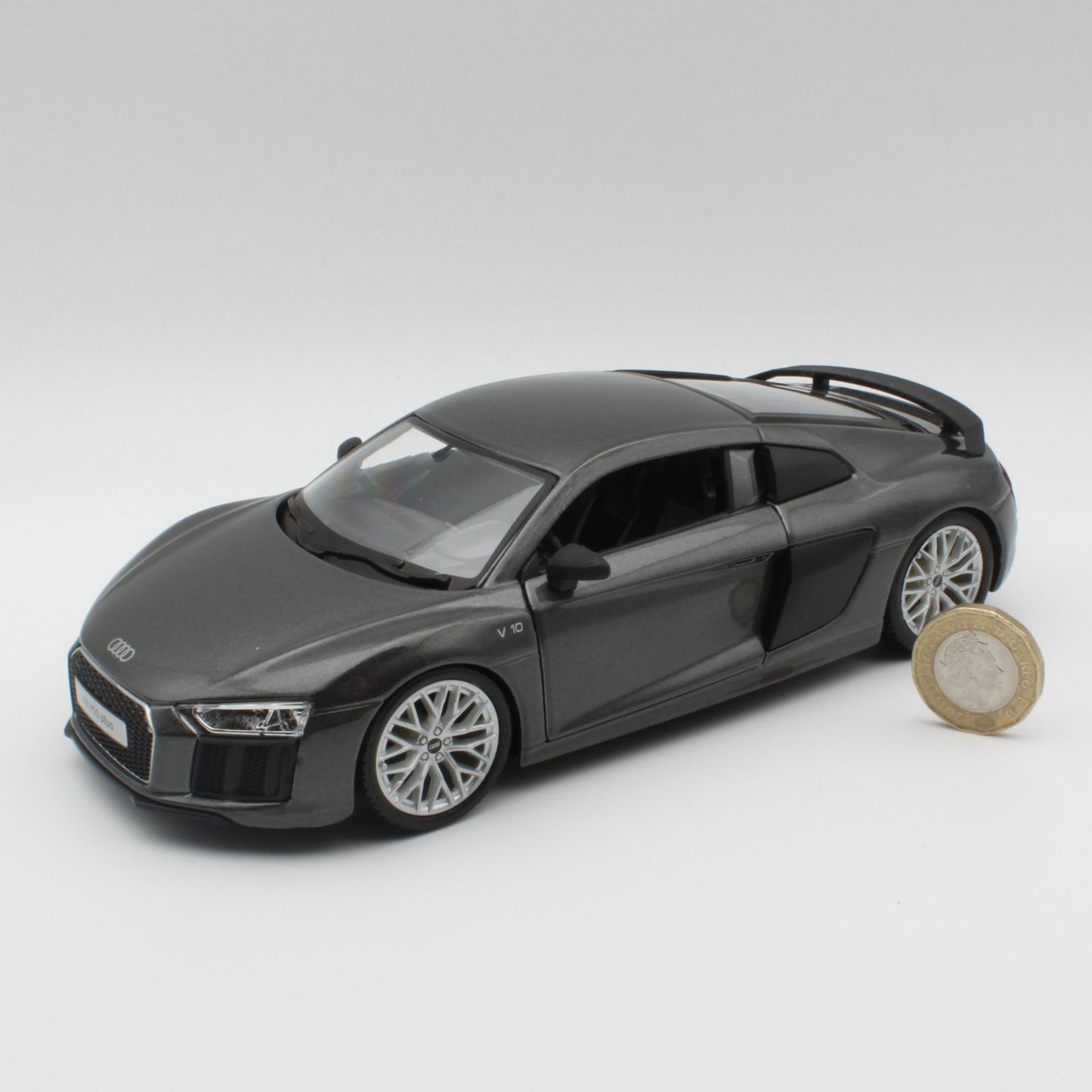 Audi R8 V10 in Metallic Grey