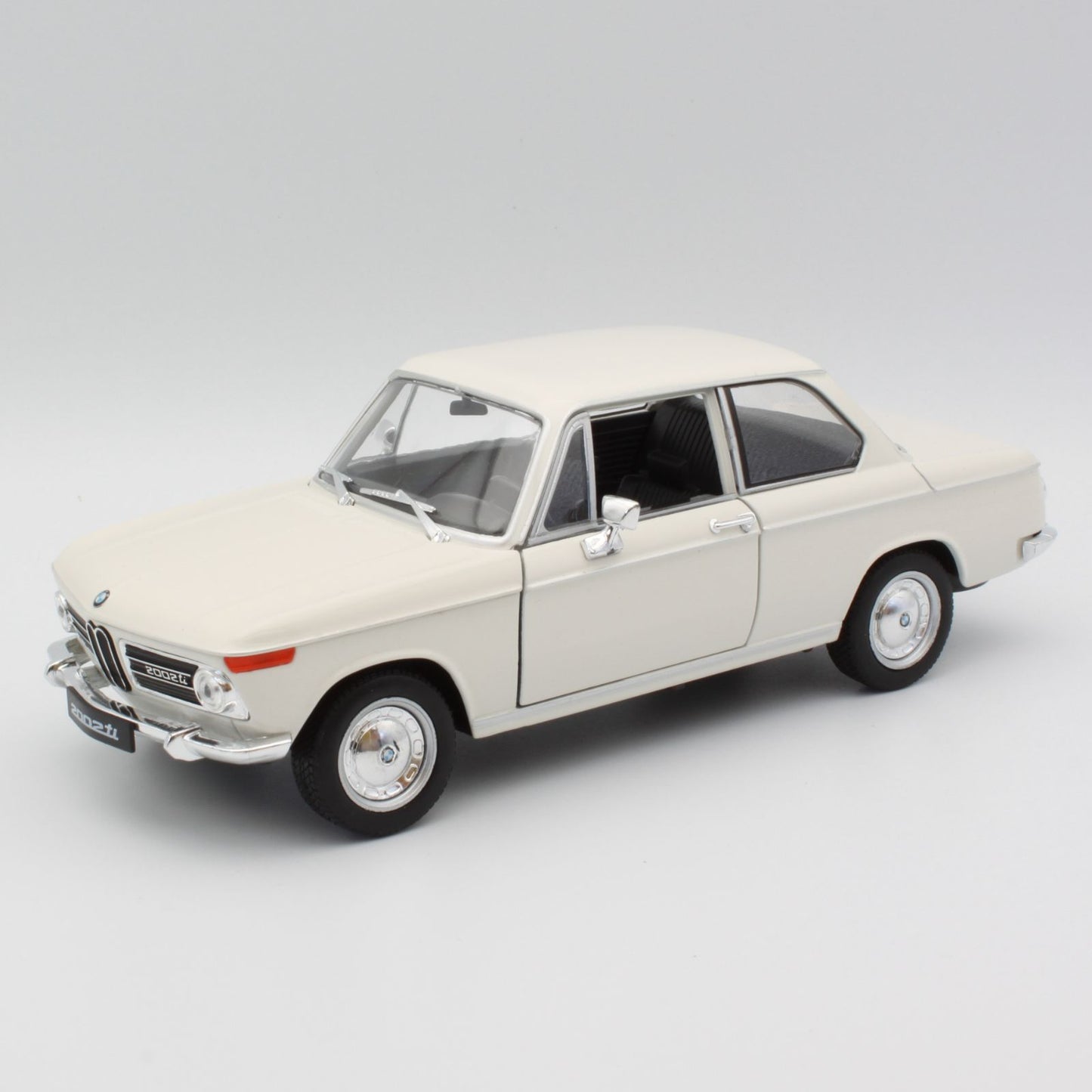 BMW 2002 Ti in cream