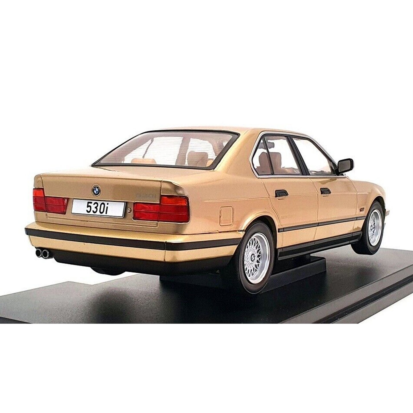 BMW 5 Series (E34 1992) in Metallic Beige