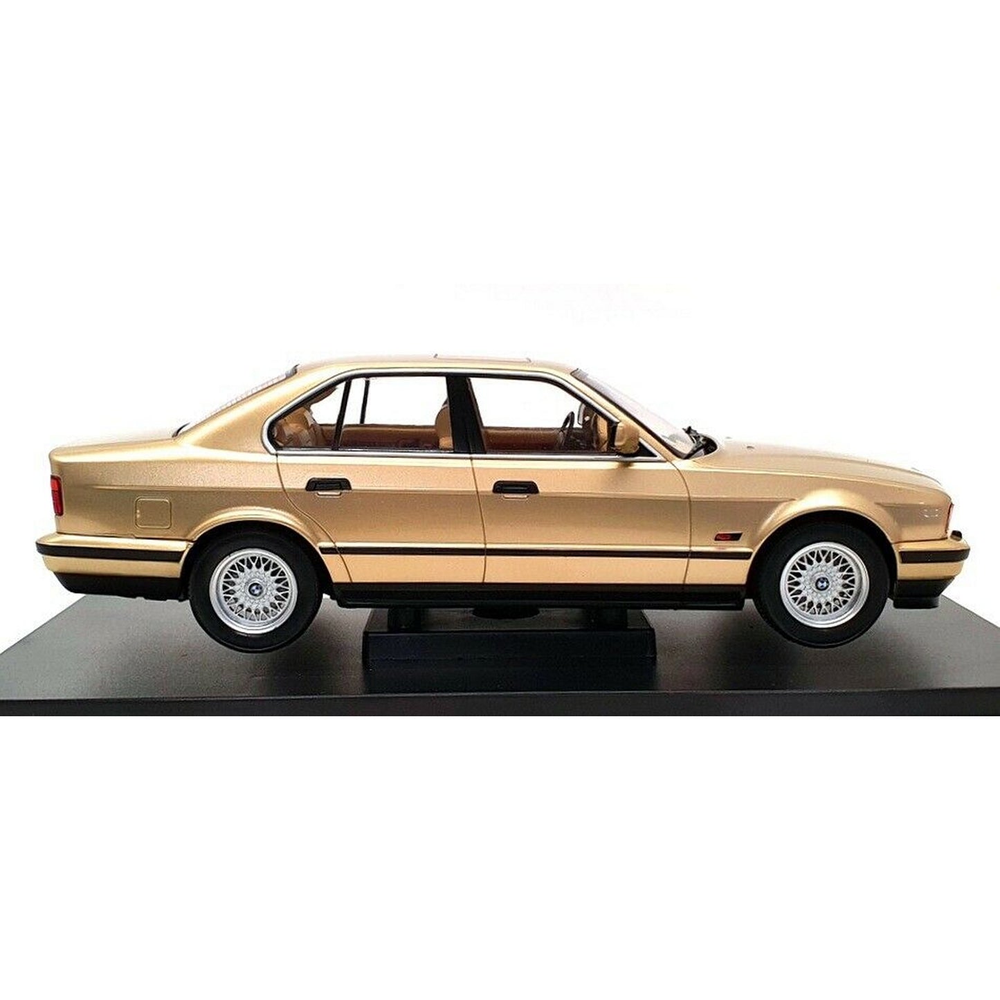 BMW 5 Series (E34 1992) in Metallic Beige