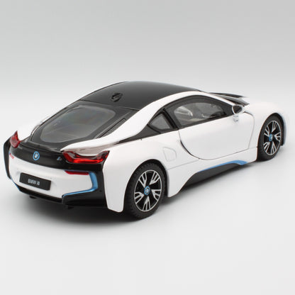 BMW i8 (2015) in white