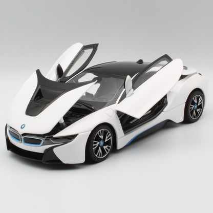 BMW i8 (2015) in white