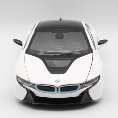 BMW i8 (2015) in white
