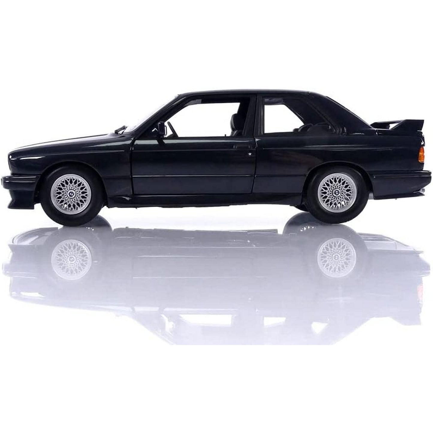 BMW M3 (E30 1989) in Metallic Dark Blue