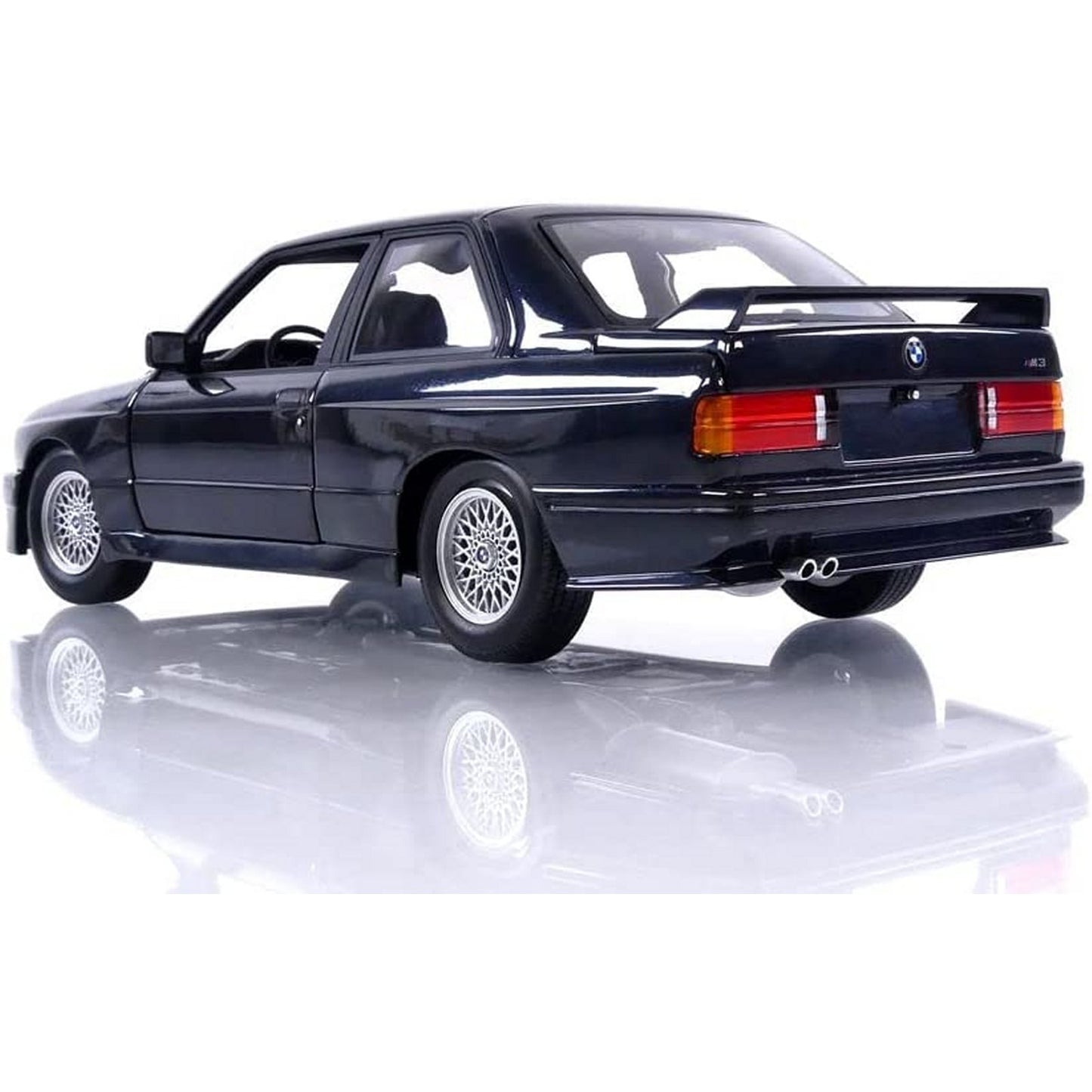 BMW M3 (E30 1989) in Metallic Dark Blue