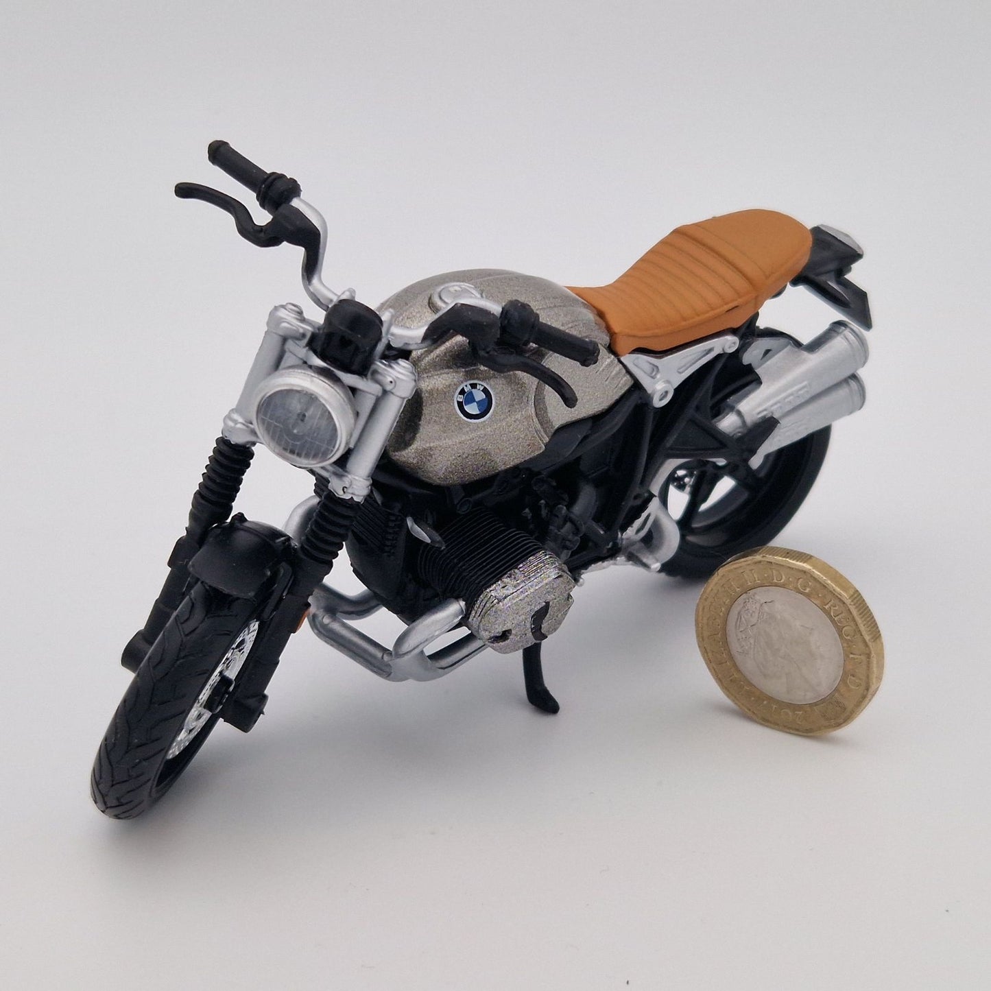 BMW R Nine T Scrambler in Silver