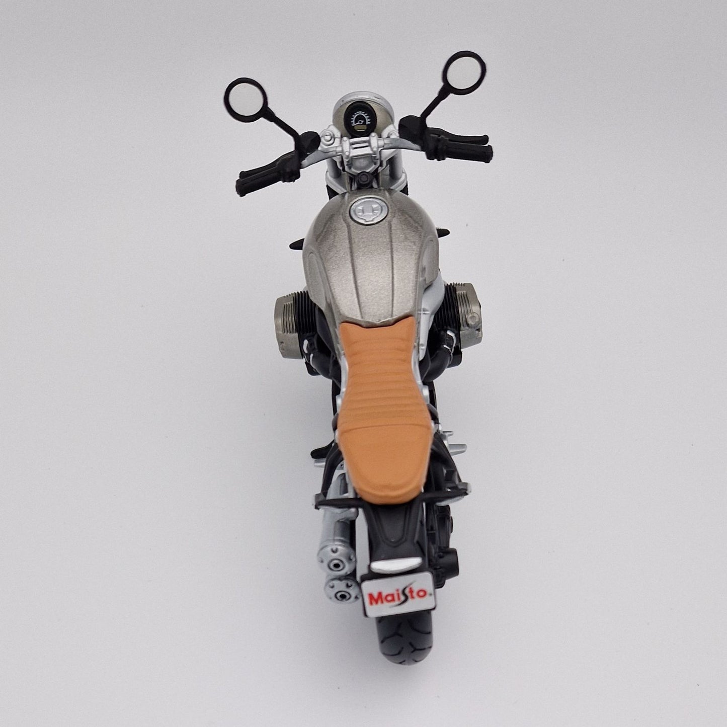 BMW R Nine T Scrambler in Silver