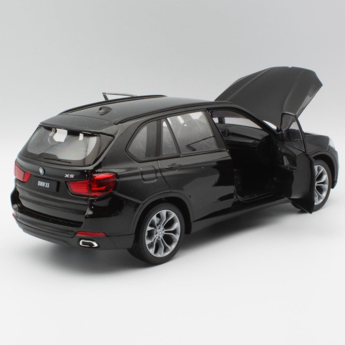 BMW X5 in black