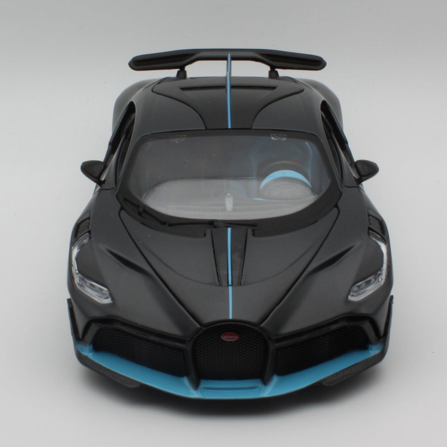 Bugatti Divo in Dark Grey and Blue