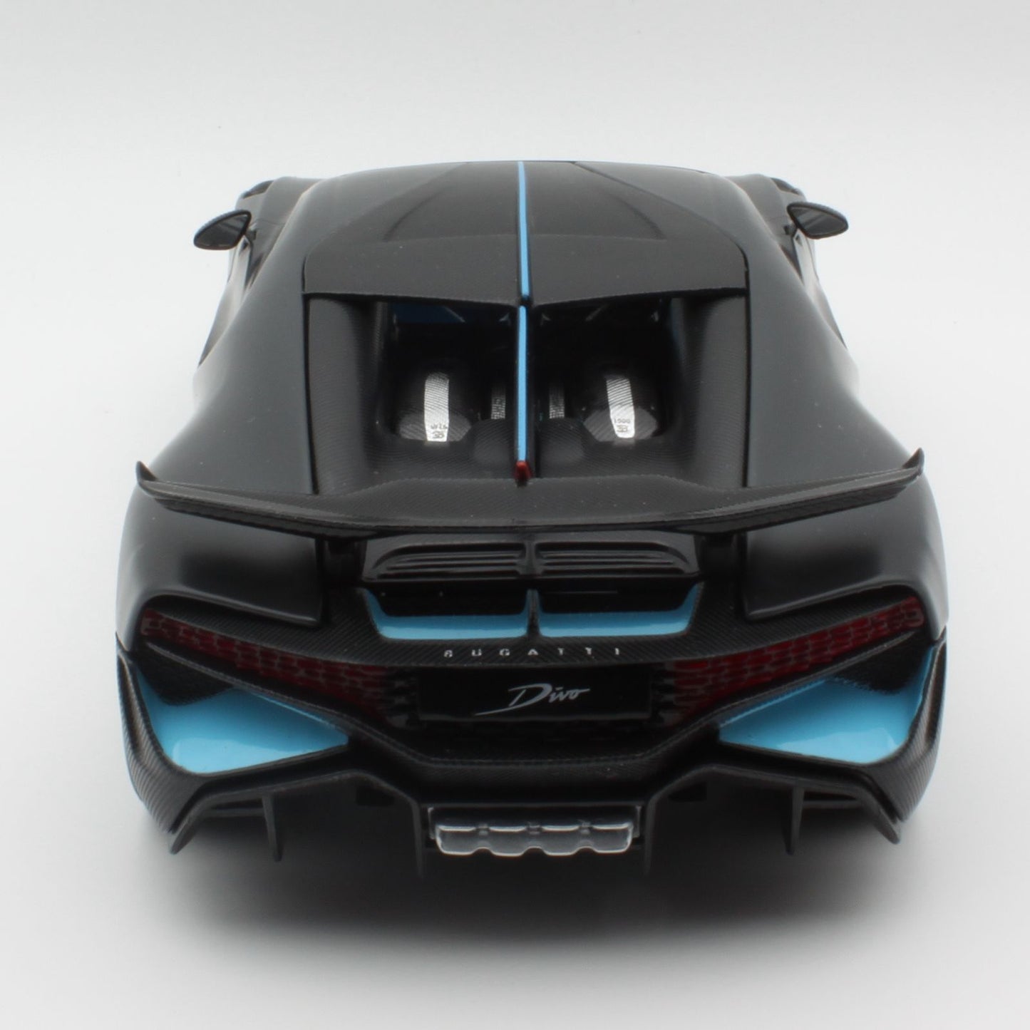 Bugatti Divo in Dark Grey and Blue