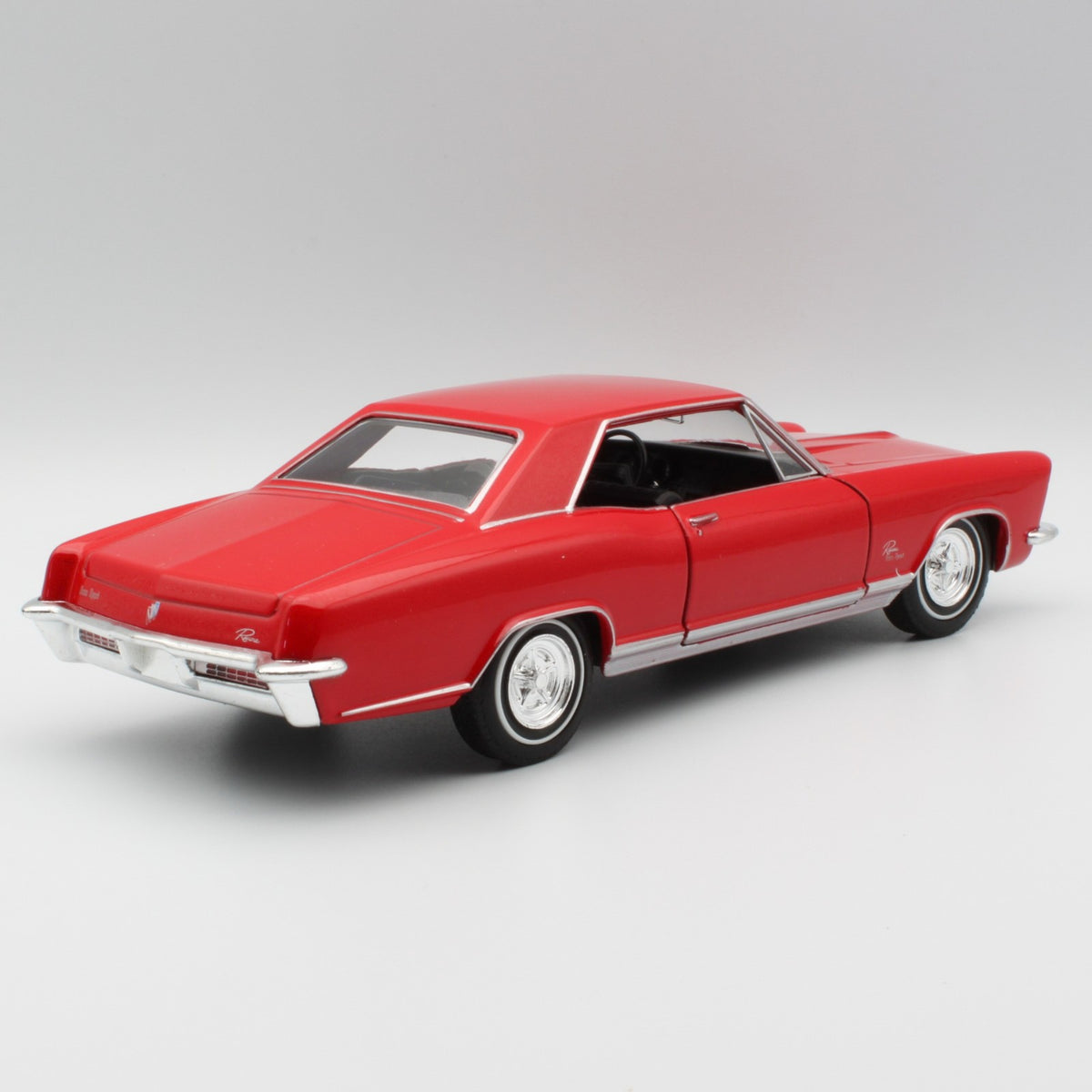 Buick Riviera Gran Sport (1965) in Red
