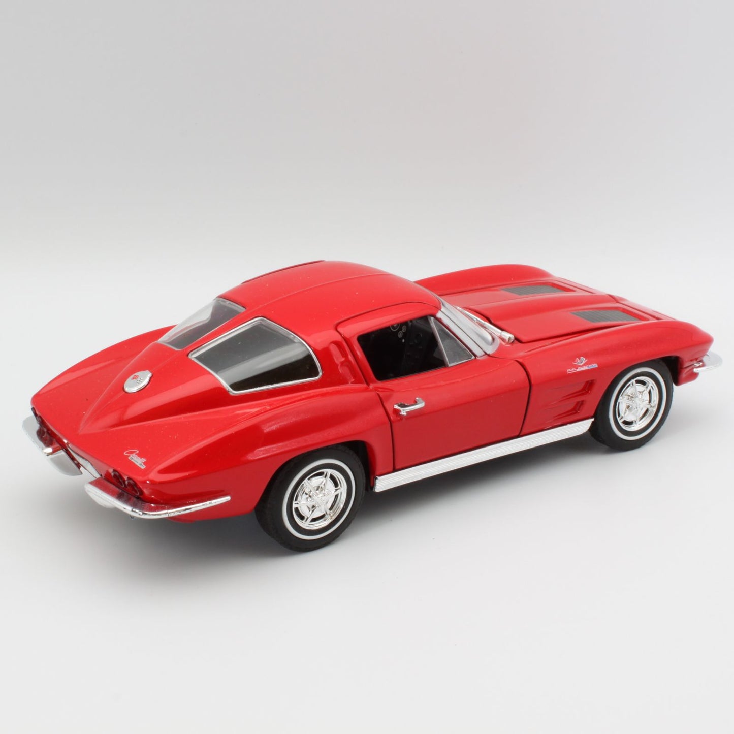 Chevrolet Corvette (1963) in red