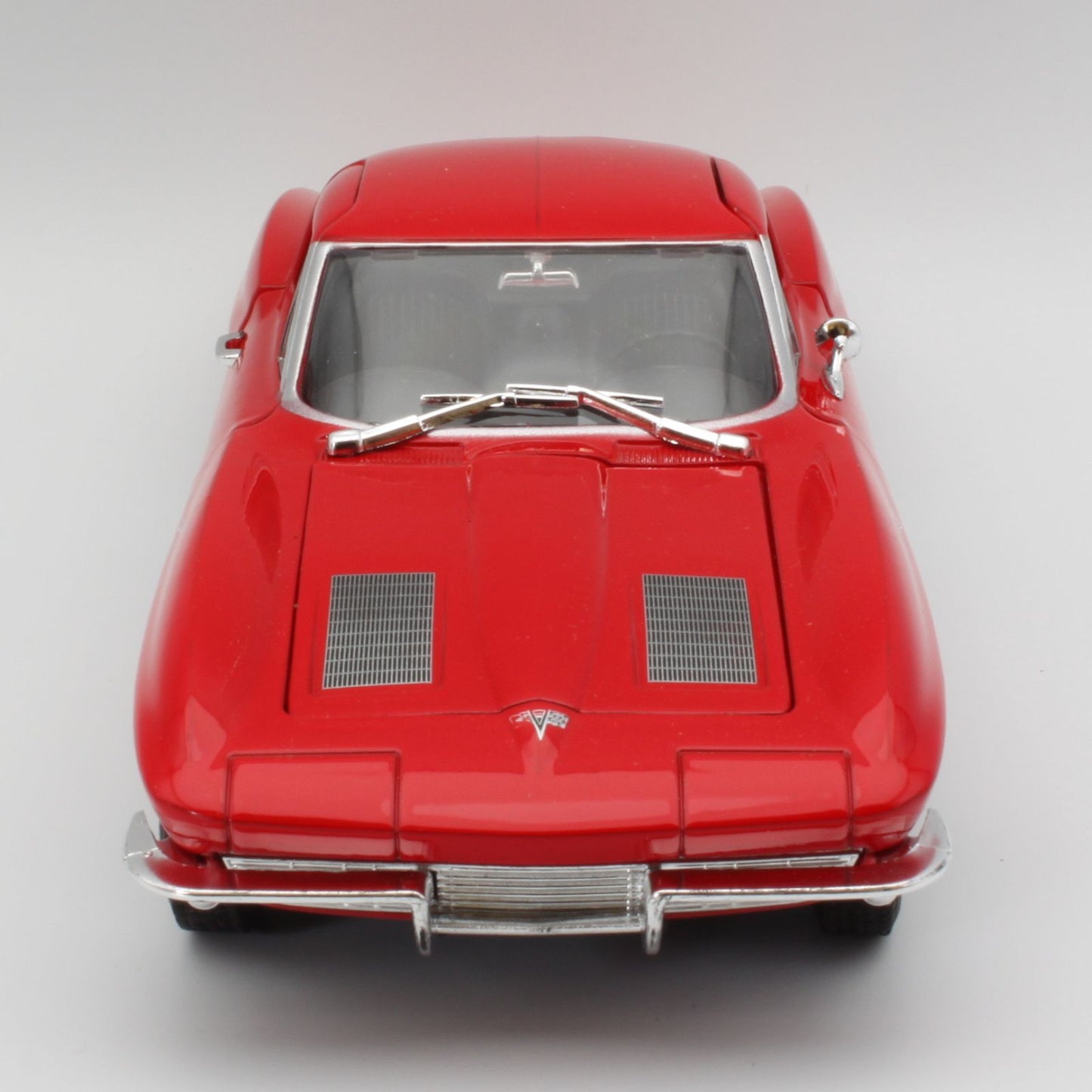 Chevrolet Corvette (1963) in red