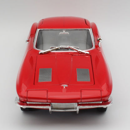 Chevrolet Corvette (1963) in red