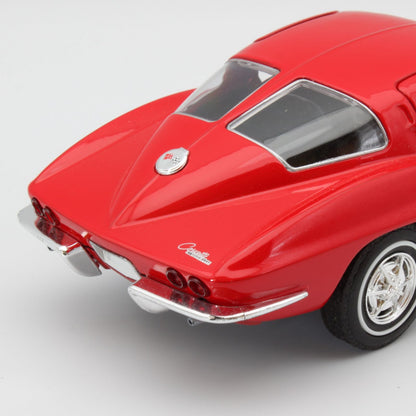 Chevrolet Corvette (1963) in red