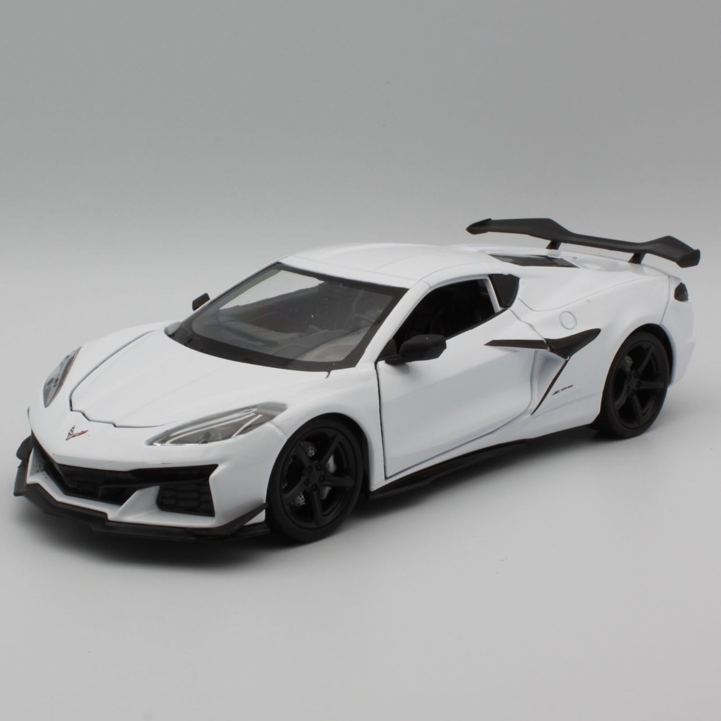 Chevrolet Corvette Z06 (2023) in white