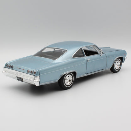 Chevrolet Impala SS 396 (1965) in Metallic Light Blue
