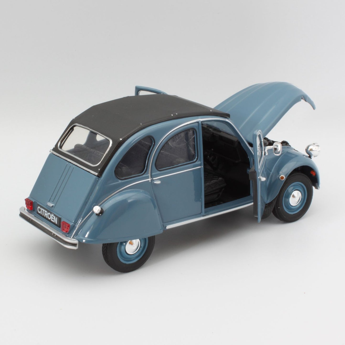 Citroen 2CV (1982) in blue