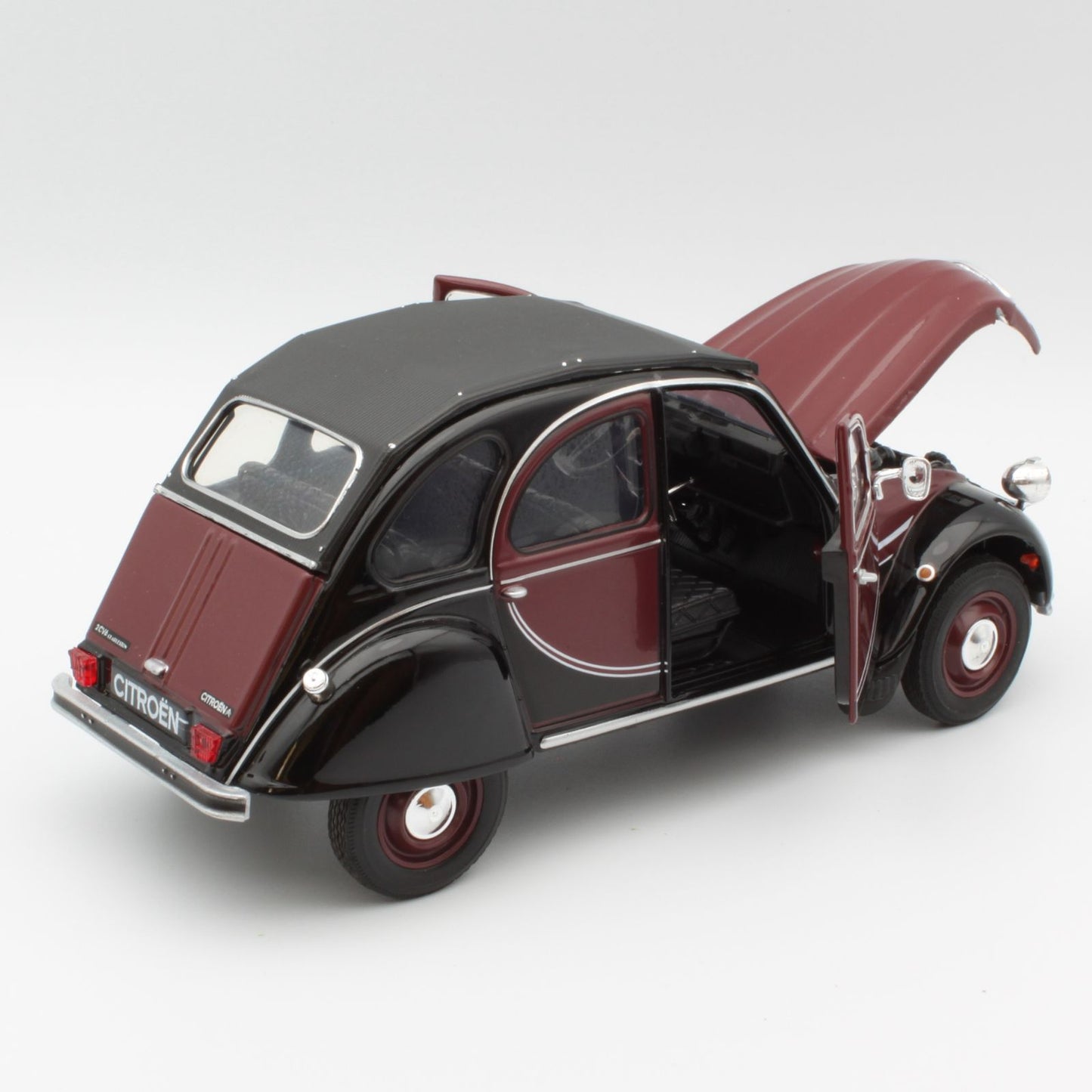 Citroen 2CV (Charleston 1982) in red and black
