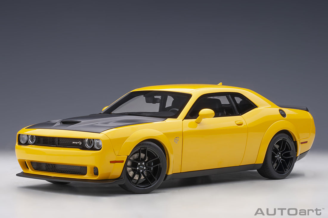 Dodge Challenger SRT Hellcat (2018) in Yellow Jacket