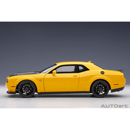 Dodge Challenger SRT Hellcat (2018) in Yellow Jacket