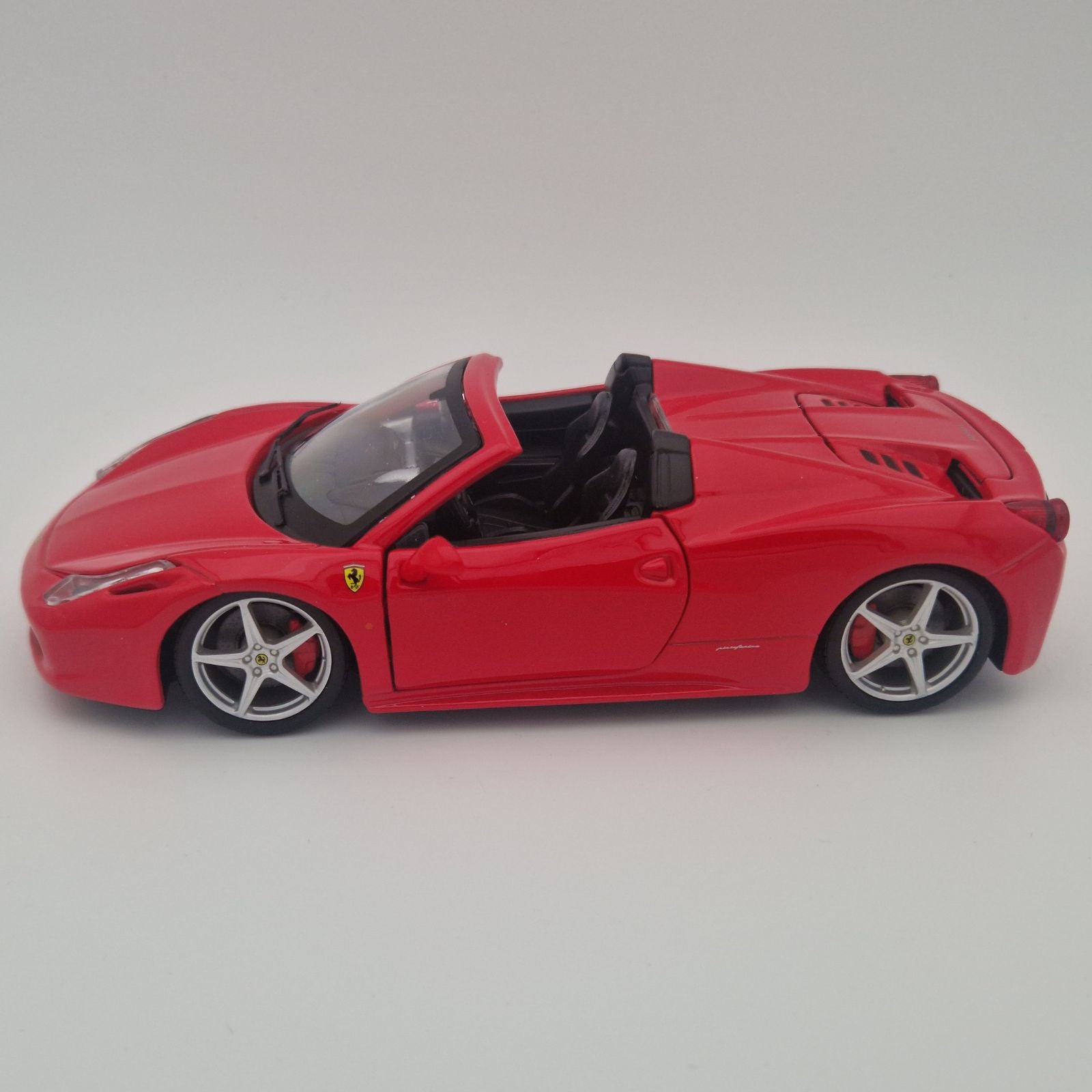 Ferrari 458 Spider in Red | Bburago Collectible – MiniModelShop