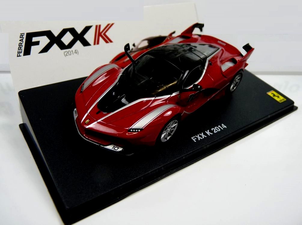 Ferrari FXX K (2014) in Red