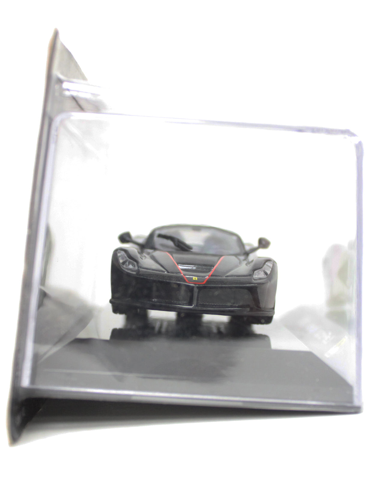 Ferrari La Ferrari Aperta (2016) in Black and Red
