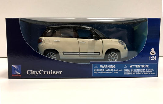 Fiat 500 L (2012) in White