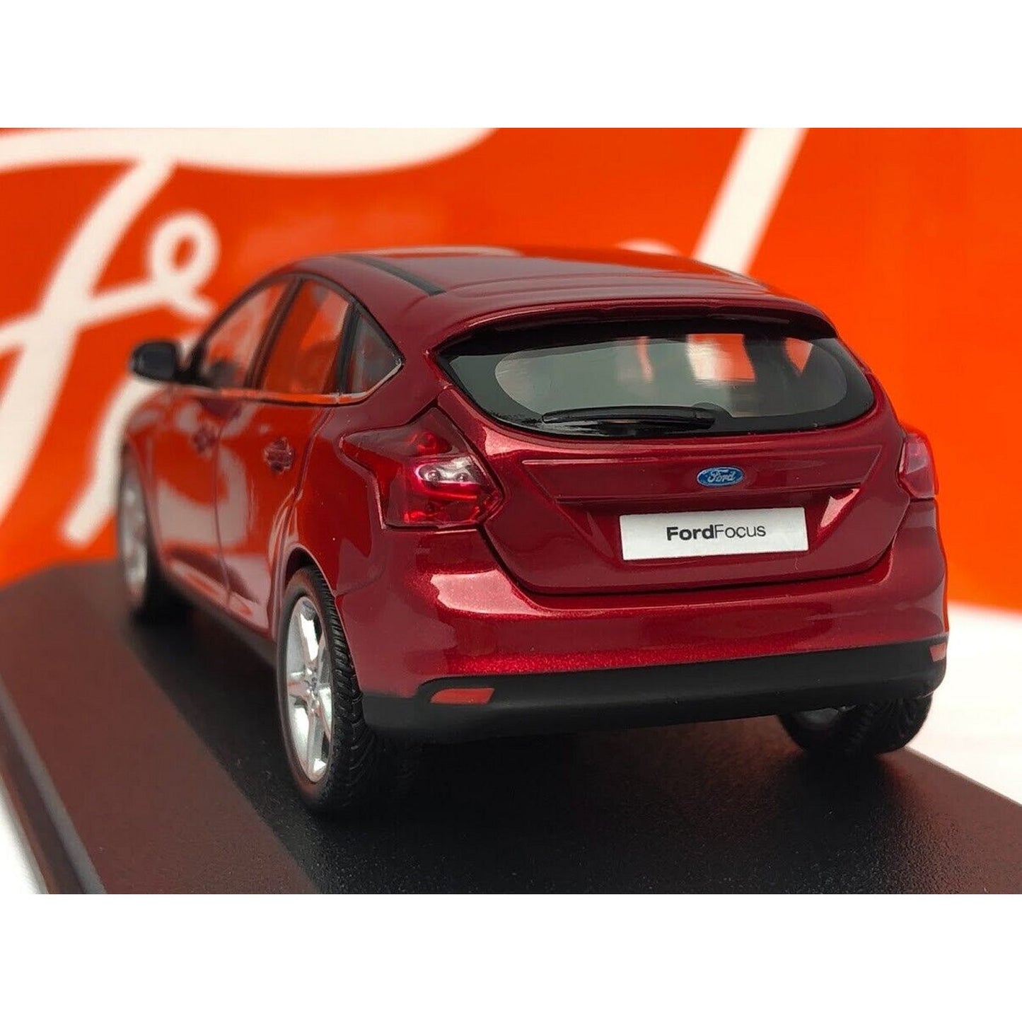 Ford Focus (5 Door 2011) in Red