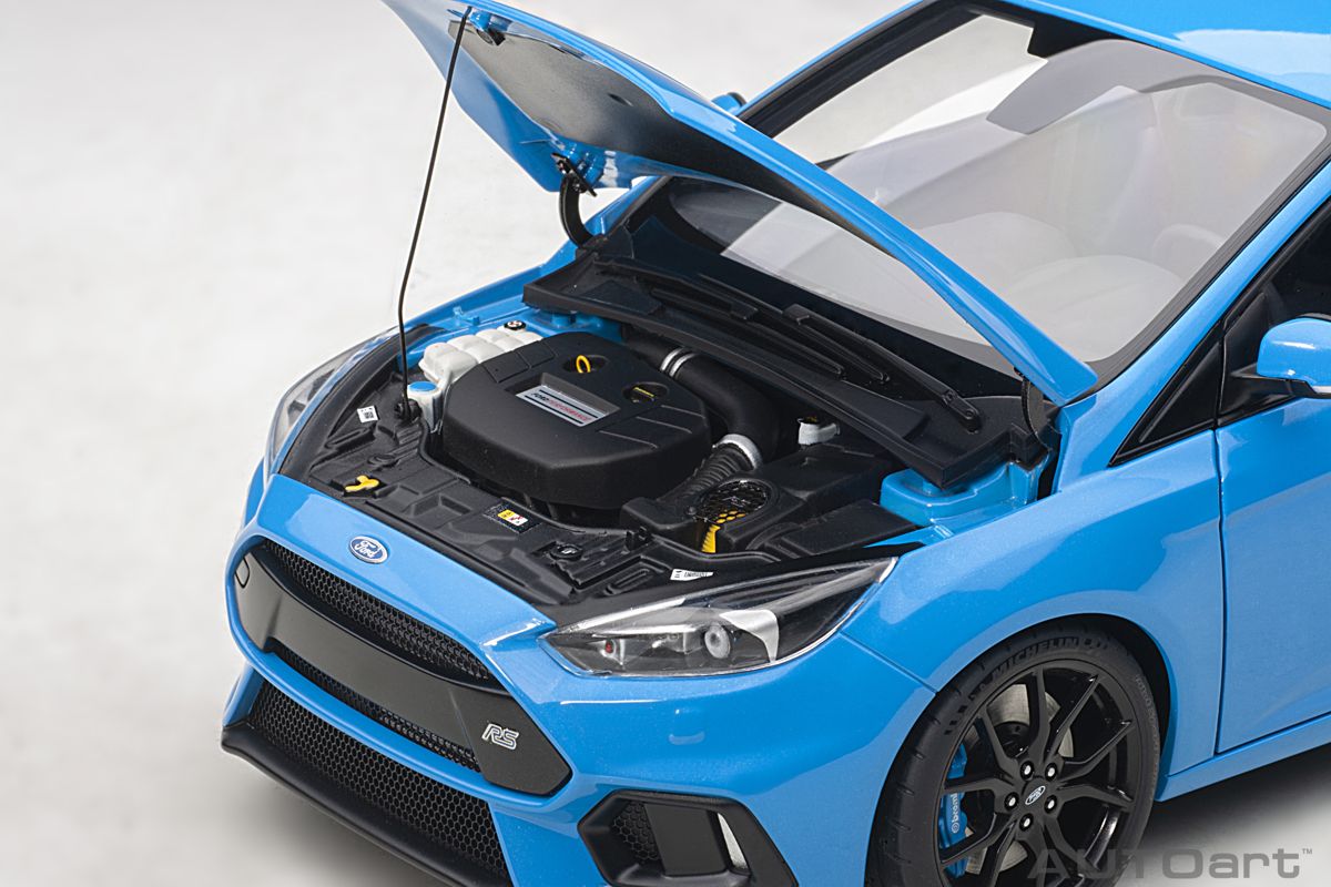 Ford Focus RS (2016) in Nitrous Blue AUTOart Collectible
