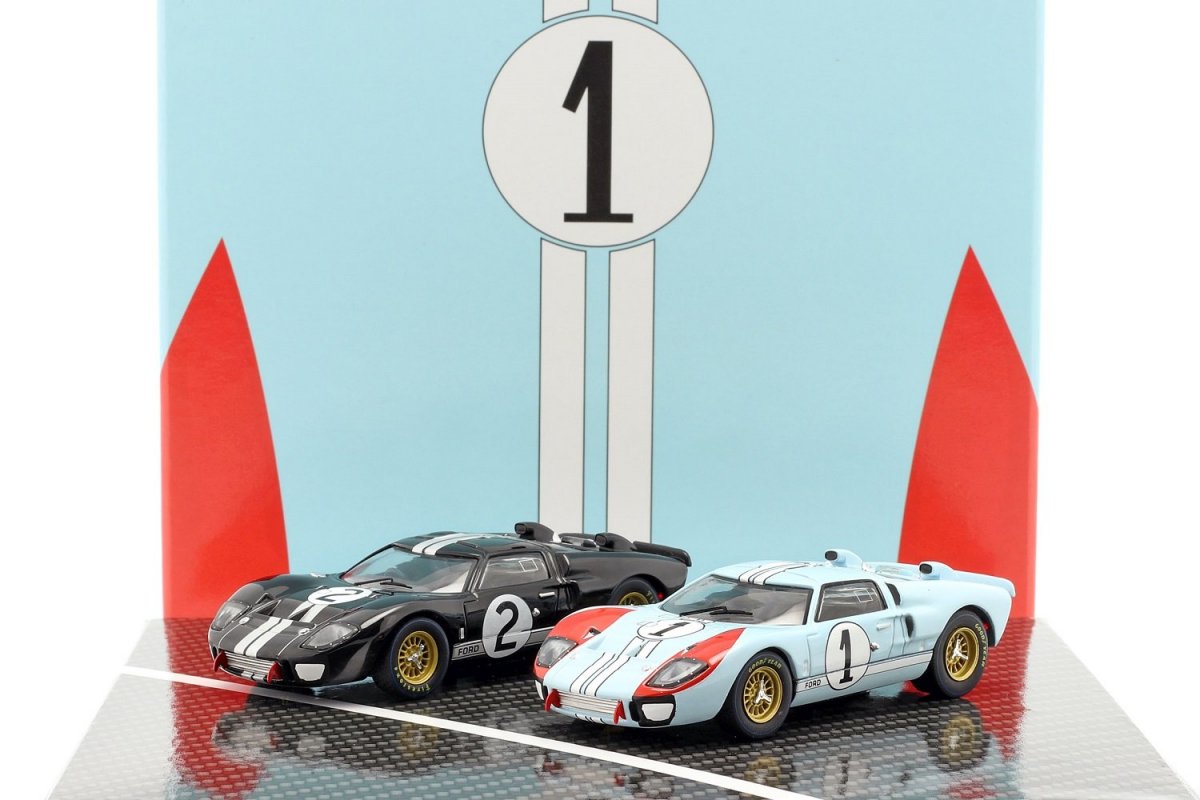 Ford GT40 MK II (#2 #1 Winner and Second Le Mans 1966) in Blue/Orange/Black