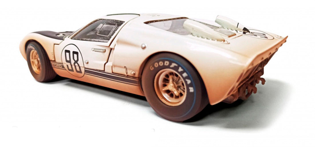 Ford GT40 Mk II Ken Miles - Lloyd Ruby (Daytona 24Hrs Post-Race Dirty Version 1966) in White/Black