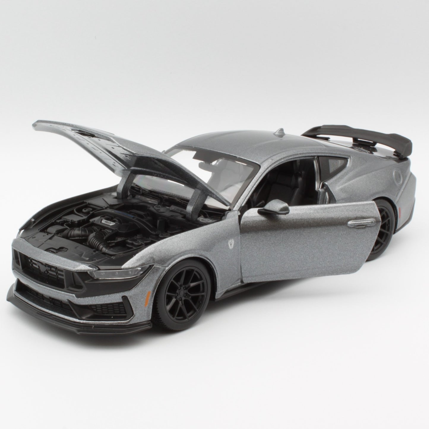 Ford Mustang (Darkhorse 2024) in Grey