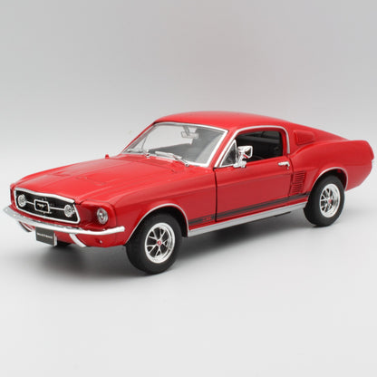 Ford Mustang GT (1967) in red