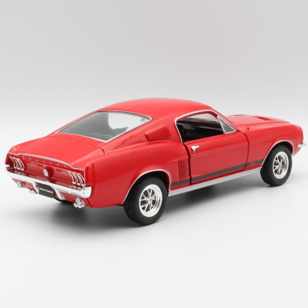 Ford Mustang GT (1967) in red
