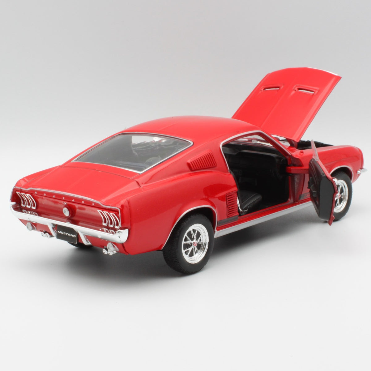 Ford Mustang GT (1967) in red