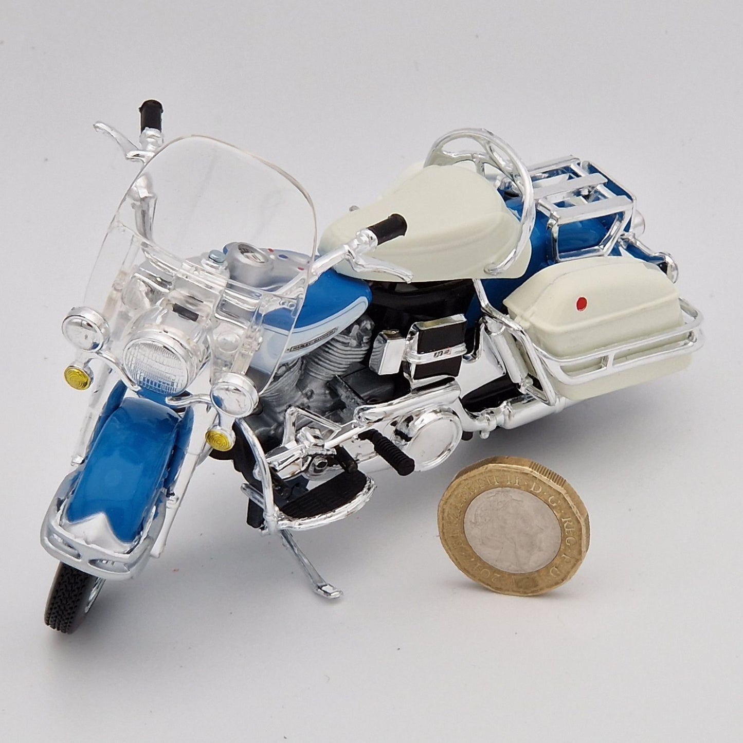 Harley Davidson FLH Electra Glide (1966) in Blue