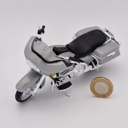 Harley Davidson FLTR Road Glide (2002) in Silver