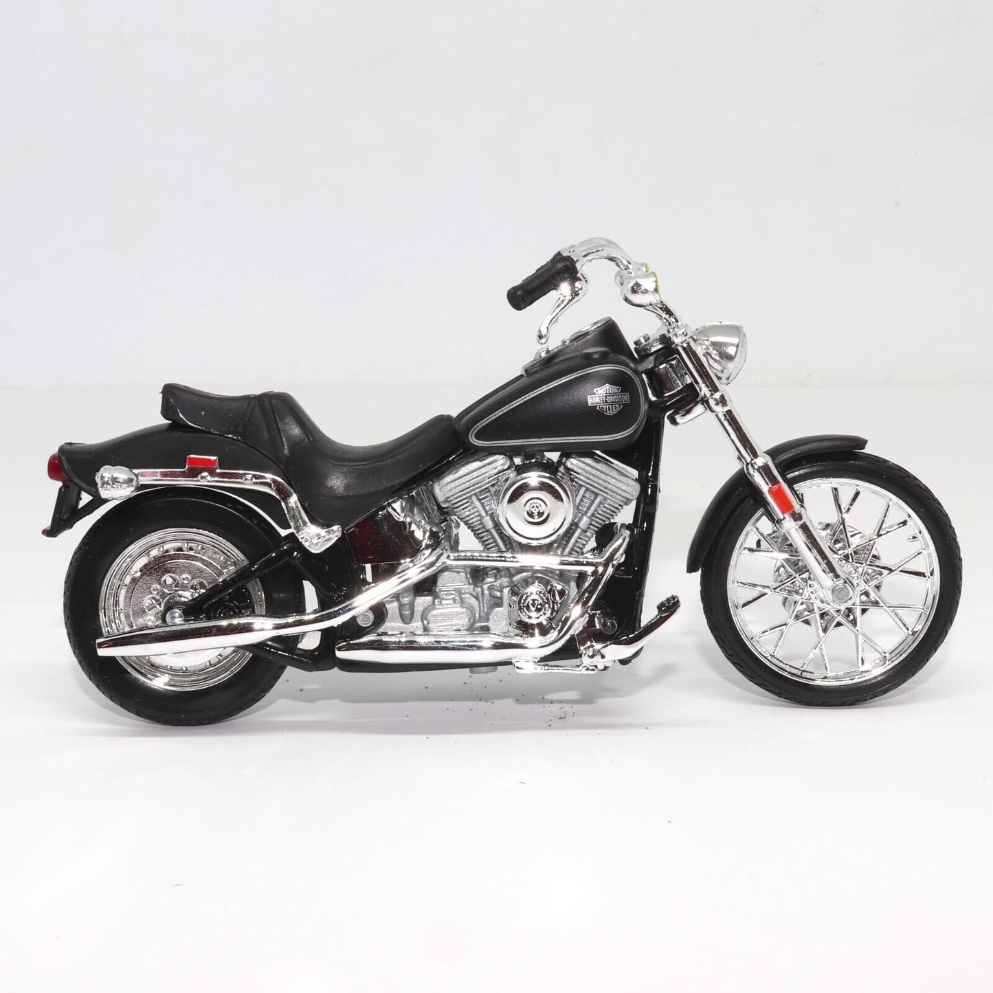 Harley Davidson FXST Softail (1984) in Black