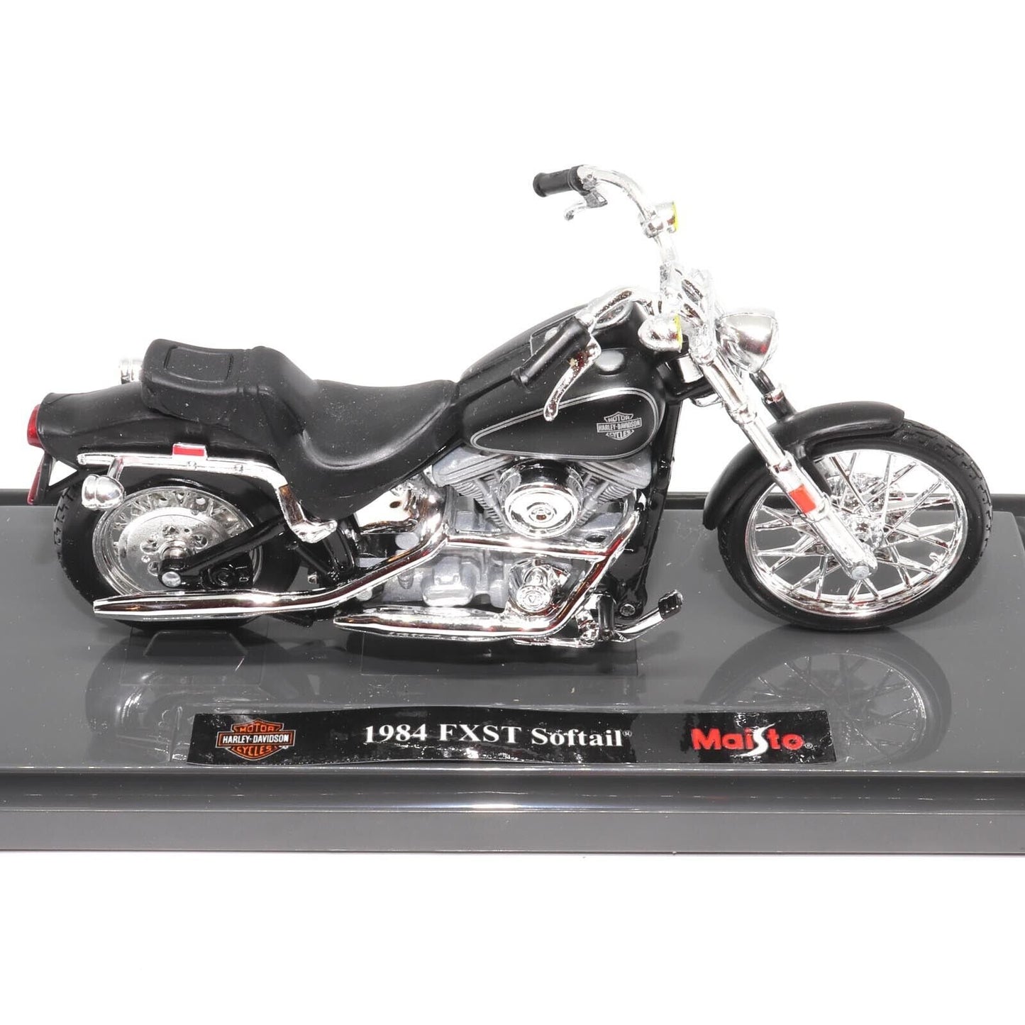 Harley Davidson FXST Softail (1984) in Black