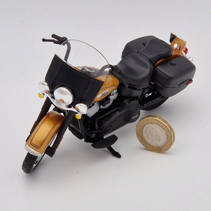 Harley Davidson Heritage Classic (2023) in Gold
