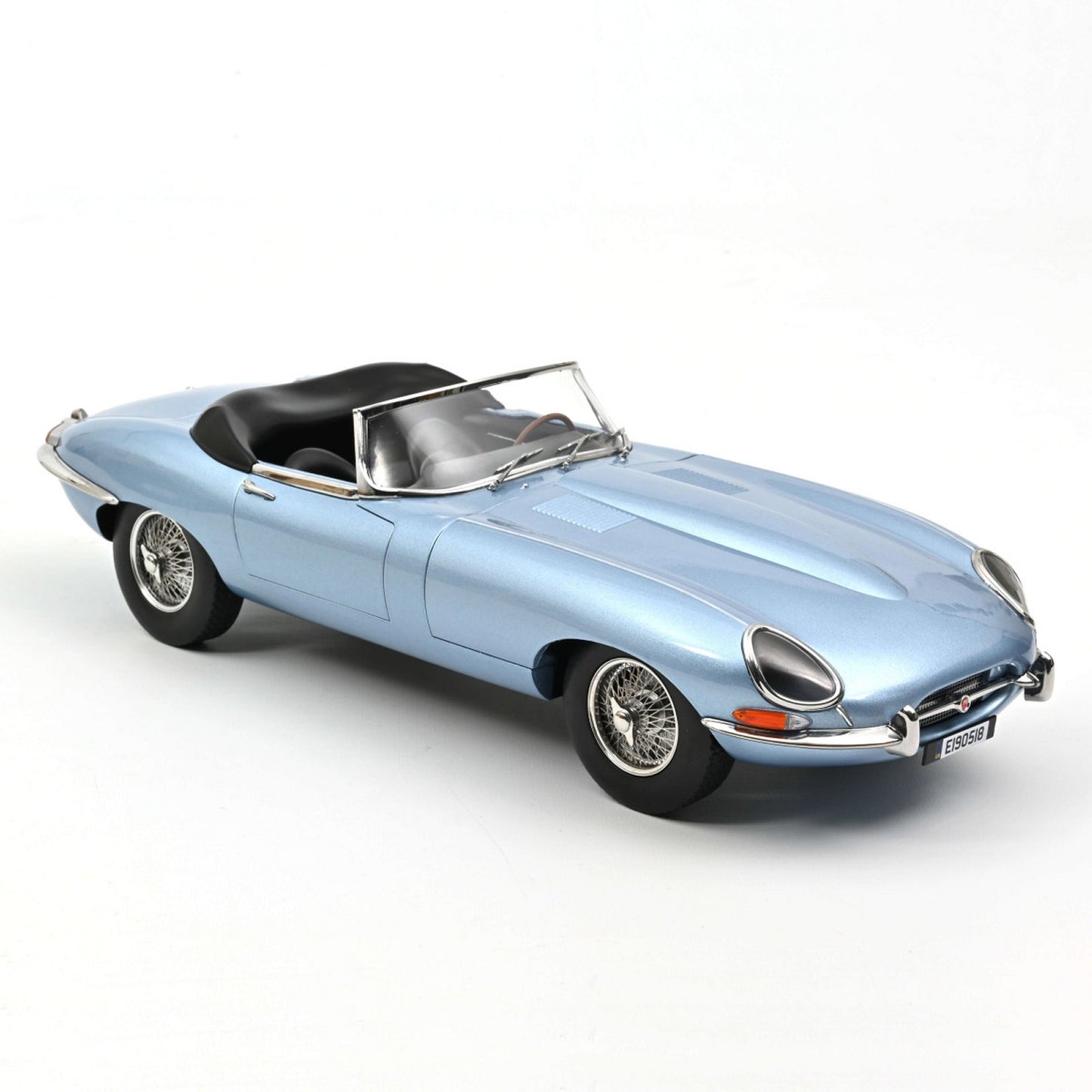 Jaguar E-Type Cabriolet (1962) in Blue