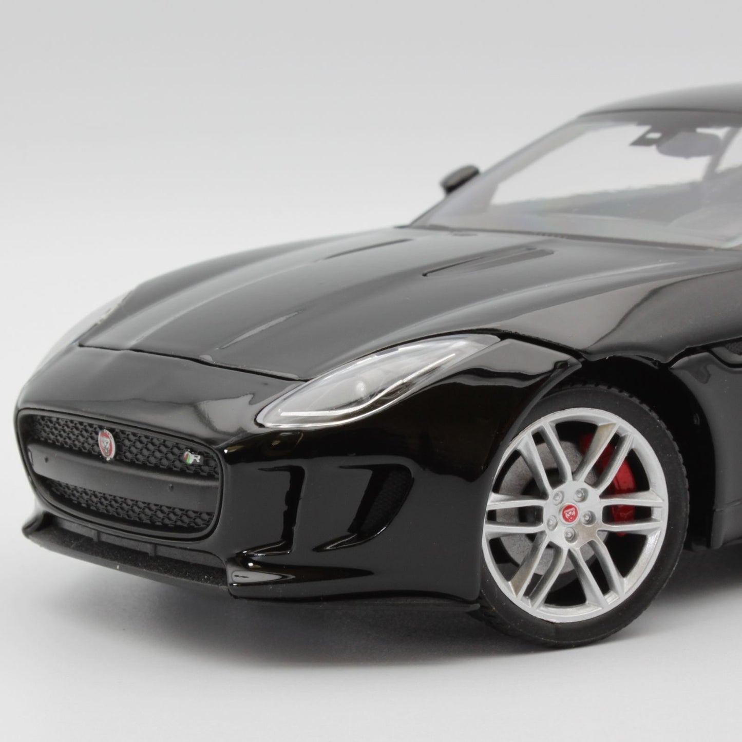 Jaguar F-Type Coupe (2015) in black