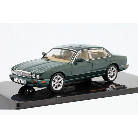 Jaguar XJ 8 (X308 1998) in Green