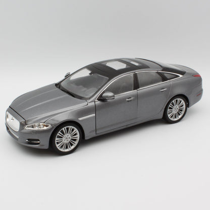 Jaguar XJ (2010) in metallic grey