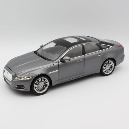 Jaguar XJ (2010) in metallic grey