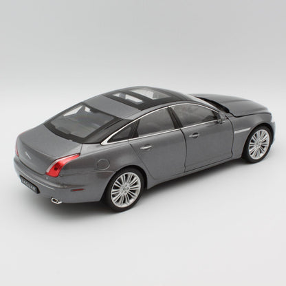 Jaguar XJ (2010) in metallic grey